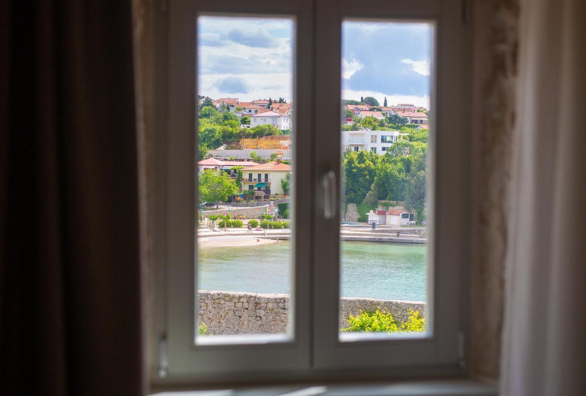 Portella Rooms Krk Town Exterior foto
