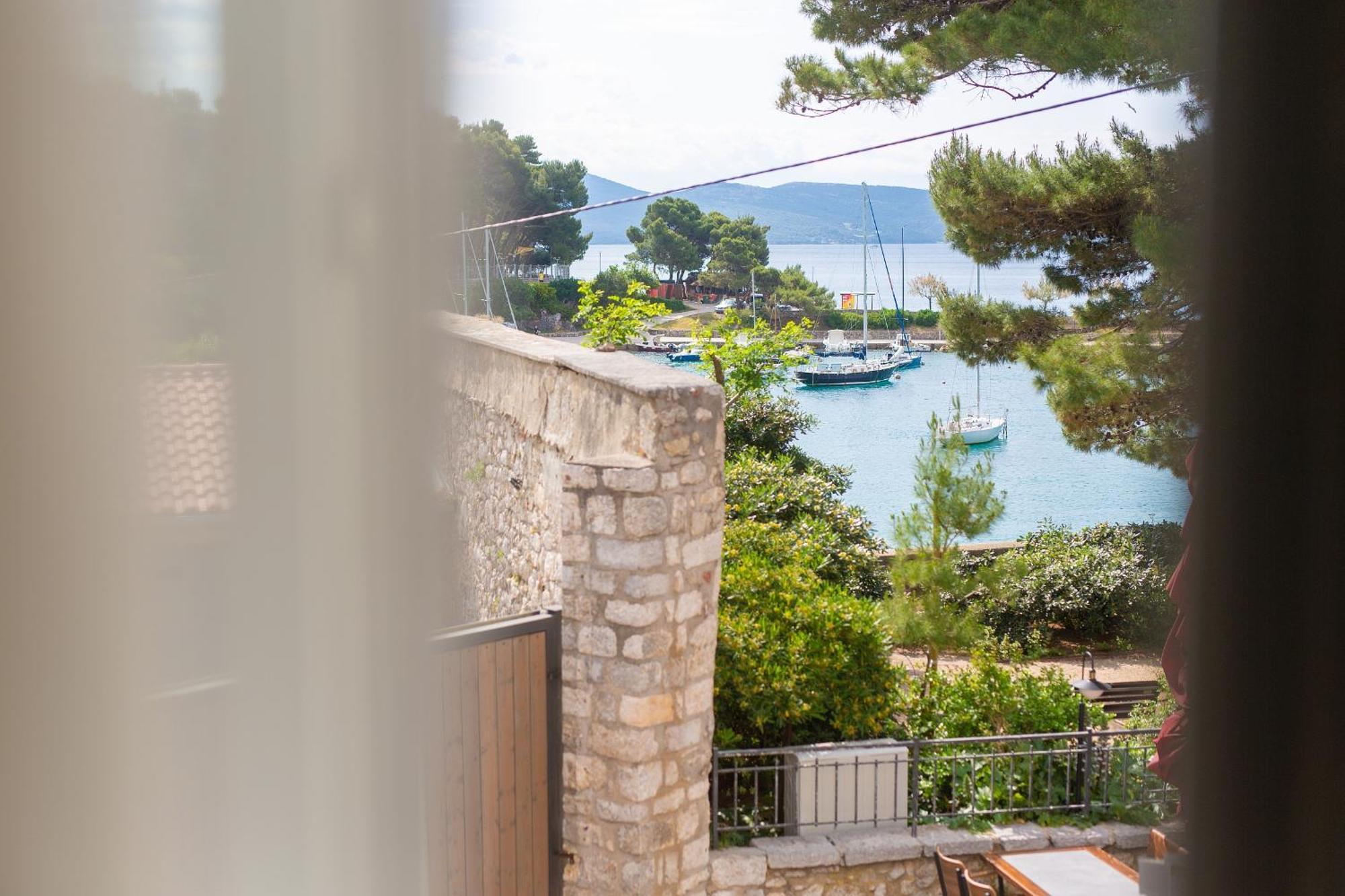 Portella Rooms Krk Town Exterior foto